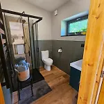 Glamping & Farm Zlate Podlesi - Slamacek V Sadu Zlaté Hory