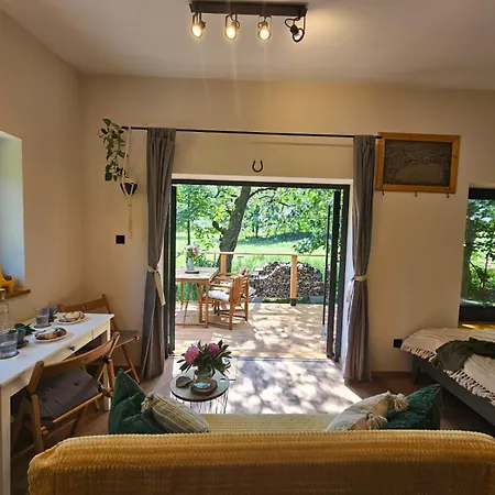 Holiday home Glamping Zlate Podlesi #1 Zlate Hory